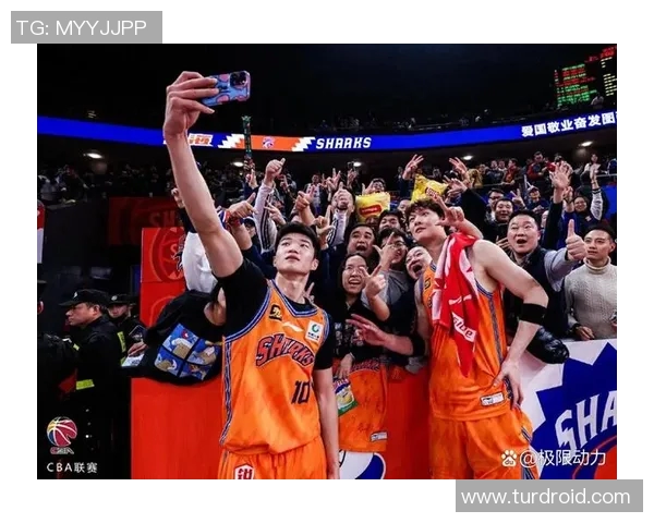 CBA激战上海久事迎战天津队全力争胜展现篮球魅力